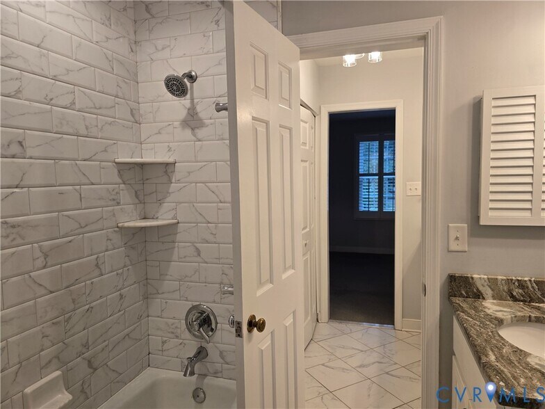 Building Photo - 1308 Maple Ave