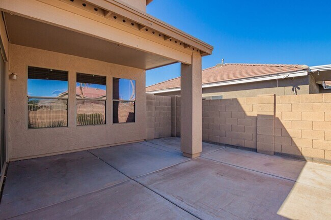 Building Photo - Spacious & Elegant Home with Resort-Style Backyard in Gated Community