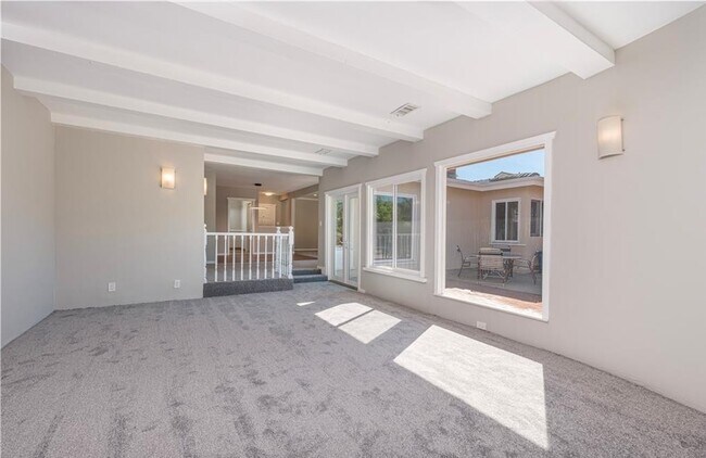 Building Photo - 535 Camino de Encanto