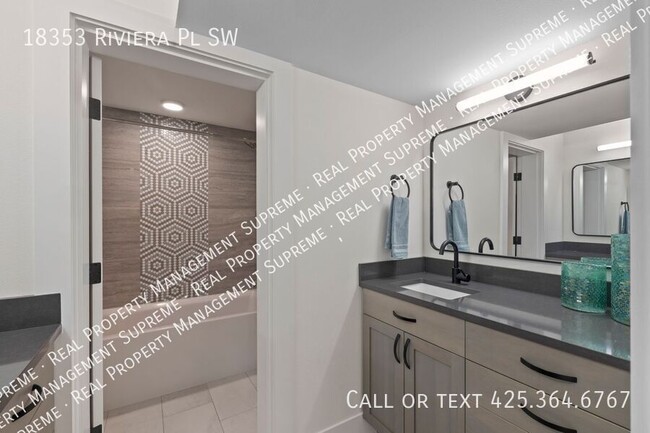 Building Photo - 18353 Riviera Pl SW