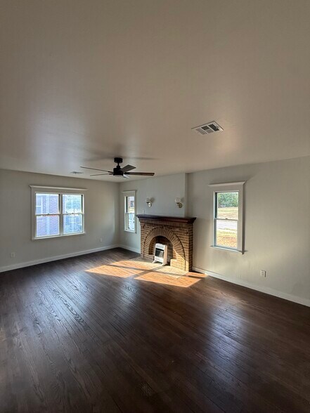 Living Room - 822 NE 17th St