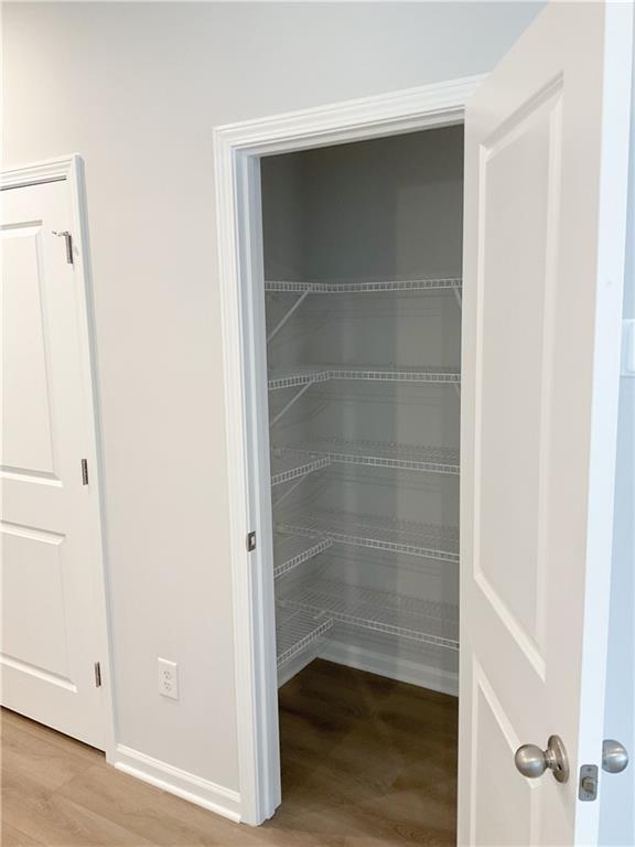 Building Photo - 495 Crown Dr