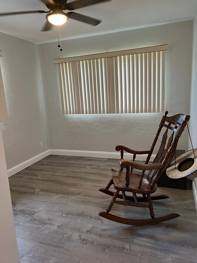 Building Photo - 1720 59th St S