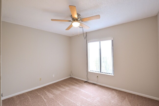 Building Photo - $500 OFF 1 Month's Rent! Beautiful 2 Bed 2...