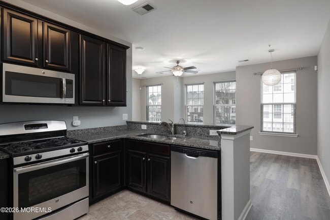 Building Photo - 43 Jake Dr