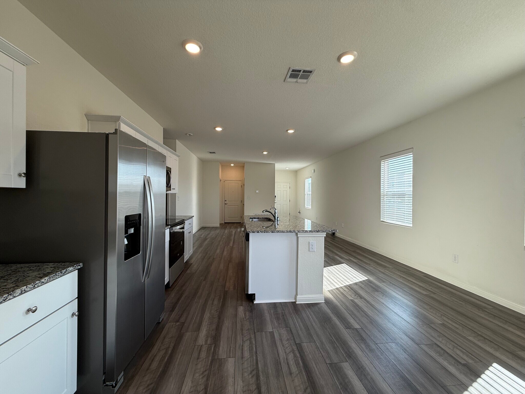 Building Photo - 195 Parkers Pond Path