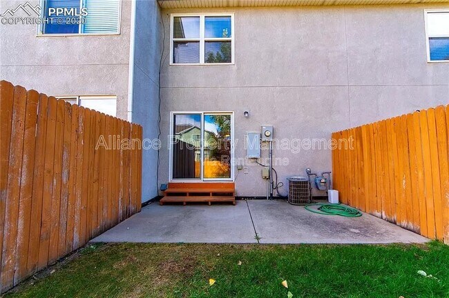 Building Photo - 973 Brant Hollow Ct