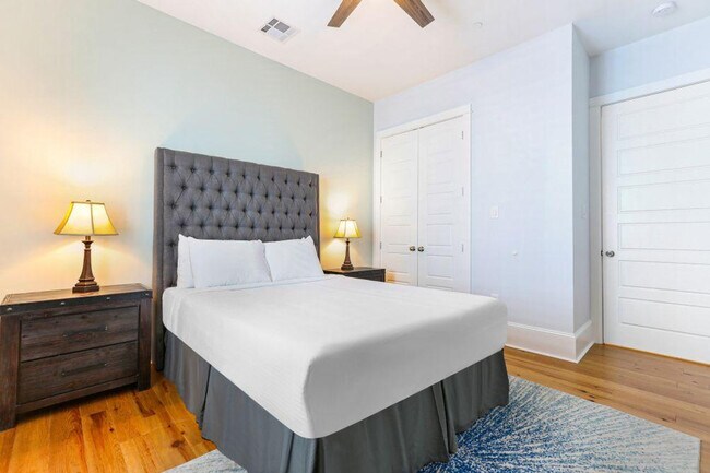 Building Photo - 1218 Carondelet St