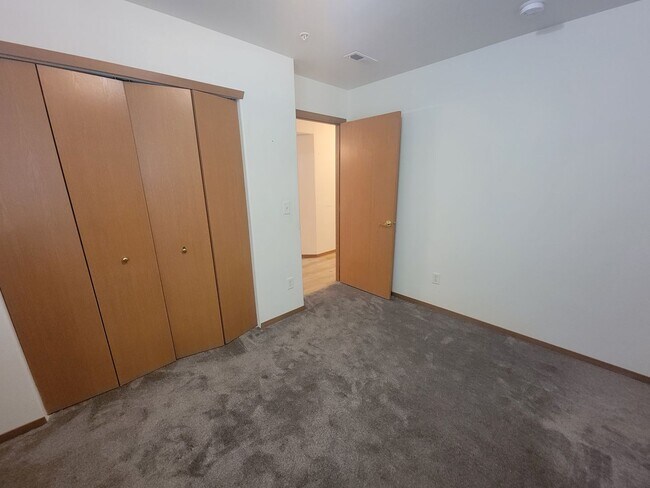 Building Photo - 6005 Chapel Hill Blvd