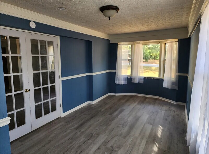 Building Photo - 2695 Davidson Dr