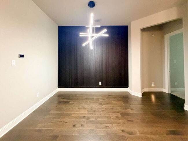 Building Photo - Charming 3-Bed Oasis with 2 Baths and Spacious 2045 Sq Ft Living in Burleson ISD!