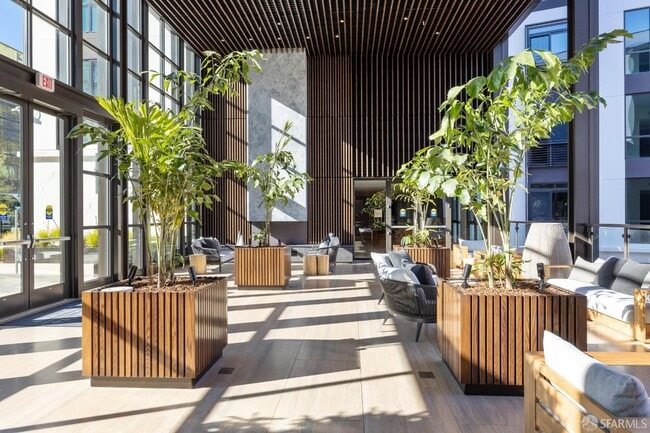 Building Photo - 1 Bristol Court