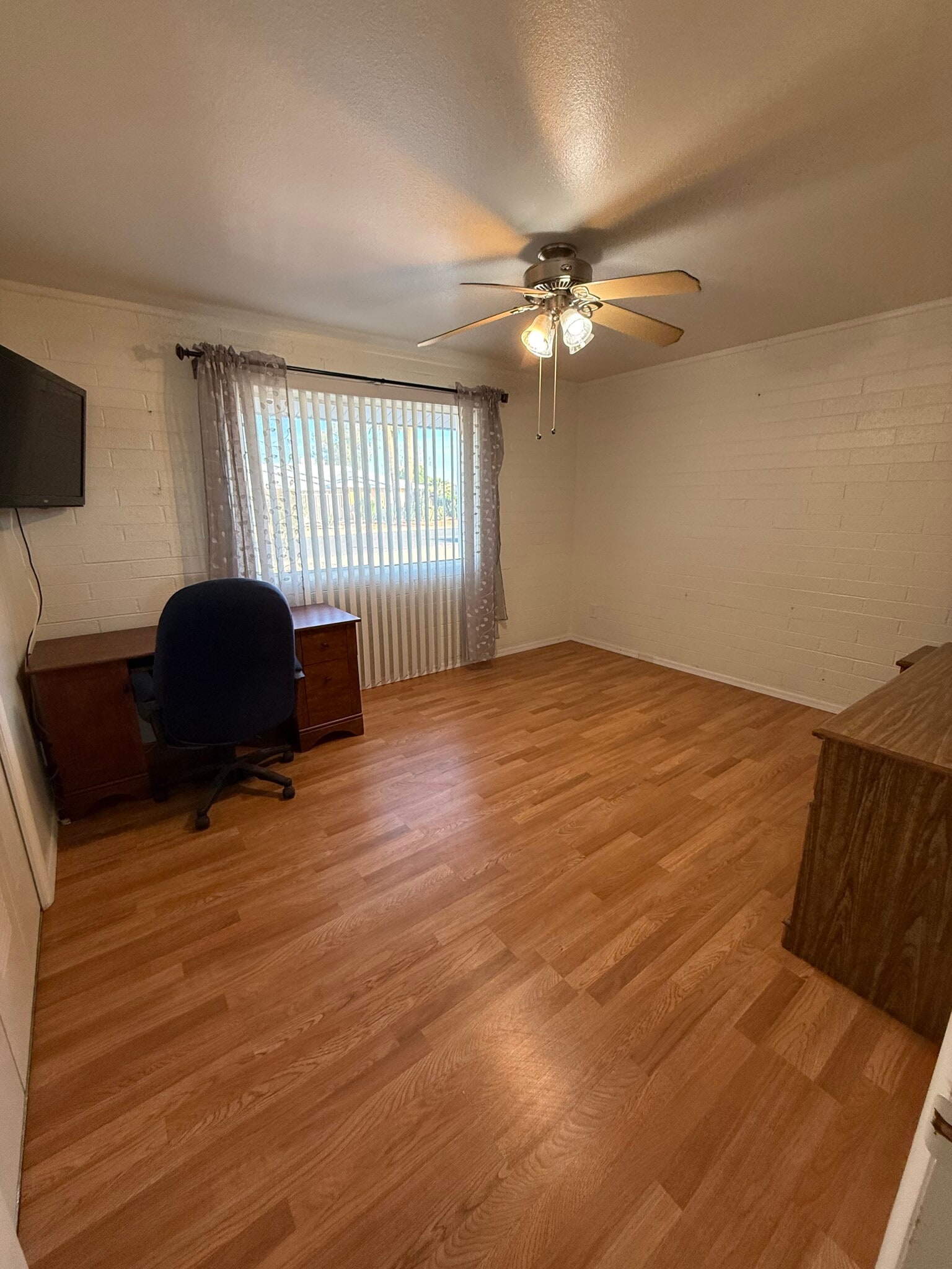 Building Photo - 10607 W El Rancho Dr