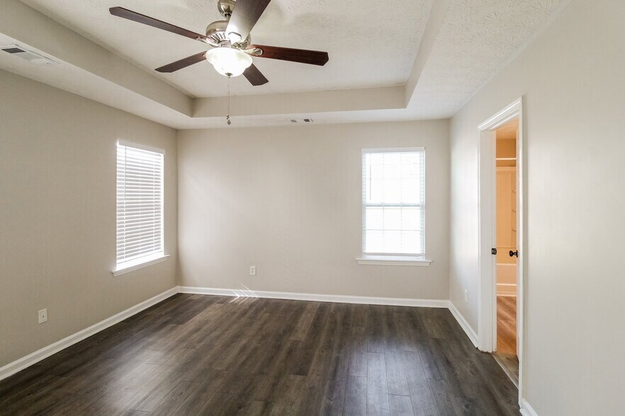 Building Photo - 1810 Midcourt Way