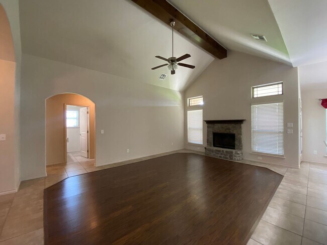 Building Photo - 3 bedroom, 2 bath in Coweta Schools!