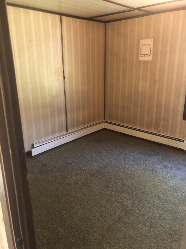 Building Photo - 574 Lincoln St