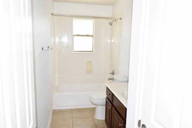 Building Photo - 2316 Hopi Dr