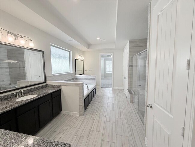 Building Photo - 13216 Green Hills Dr