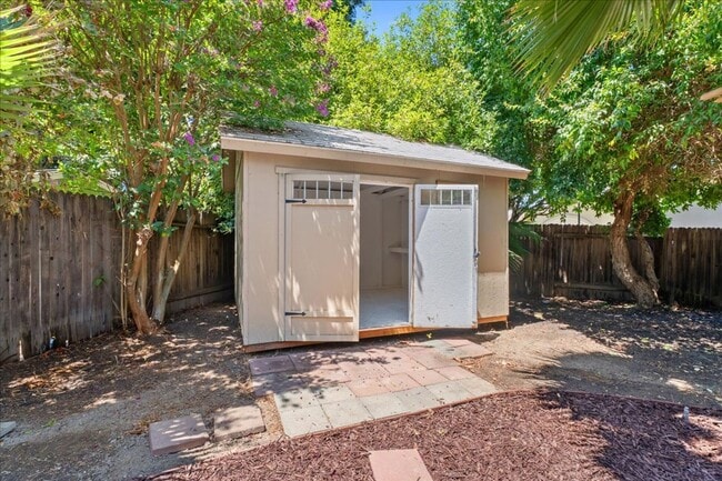 Building Photo - 7406 Rush River Dr