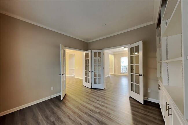 Building Photo - 10010 Feather Sound Ct