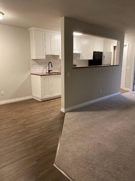 Building Photo - 3901 15th Ave S