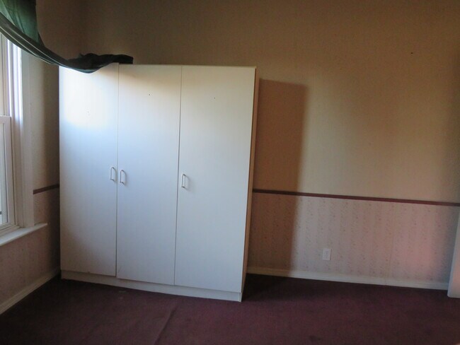 Building Photo - 2002 Cottage Ave