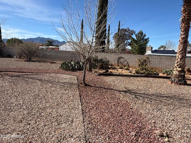 Building Photo - 1475 Via Viento