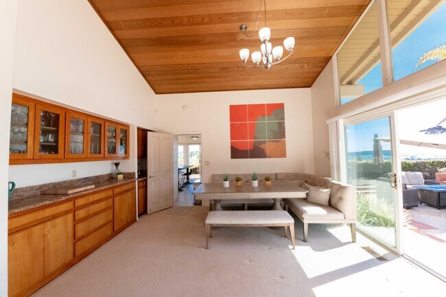 Building Photo - Amazing La Jolla North PB home with panoramic views of the ocean, bay and downtown