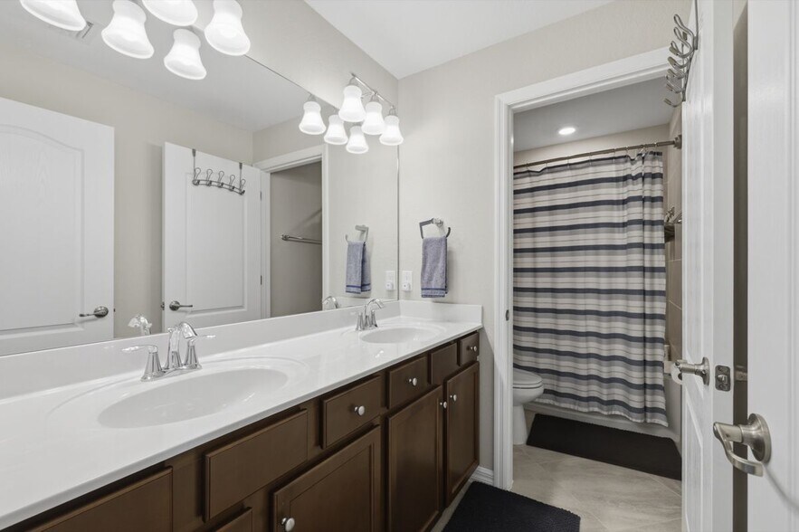 Building Photo - 11924 Arbor Trace Dr