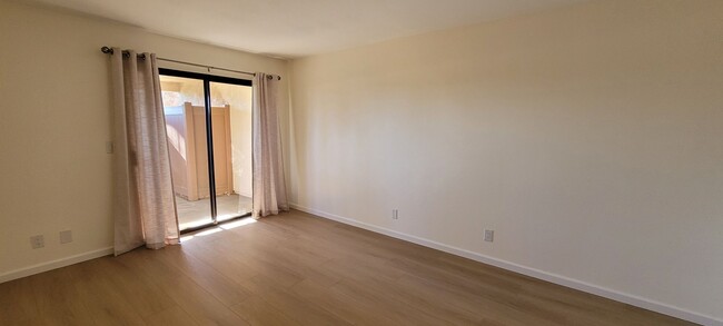 Building Photo - Parkside Ventura 2+1 Ground level Condo - ...