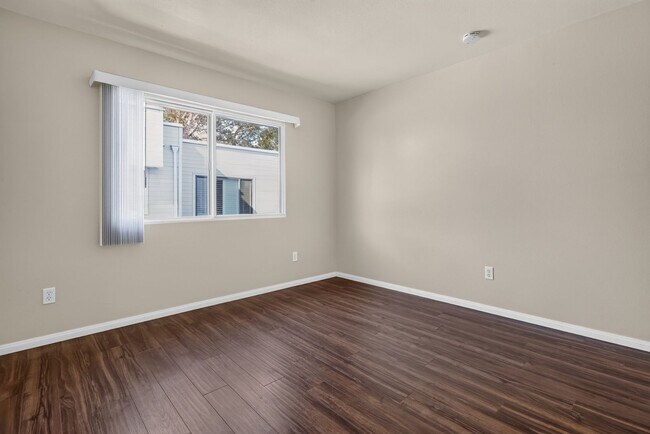 Building Photo - 841 America Way