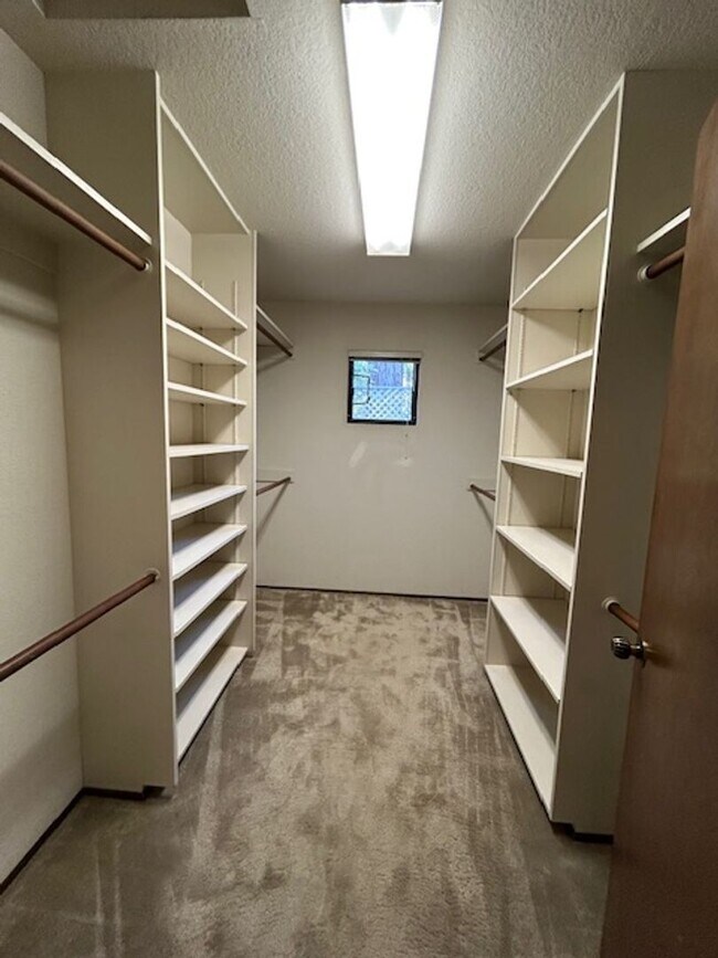 Building Photo - Charming 3bed/2.5Bath  Bennett Valley Home...