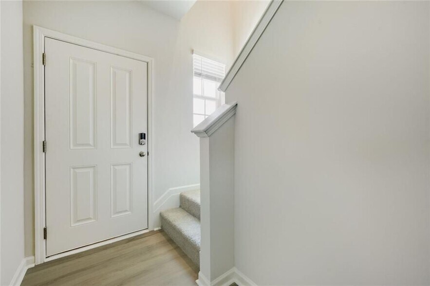 Building Photo - 5980 Skylar Dr