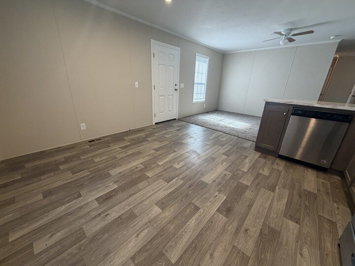 Building Photo - 15974 Villaire Ave