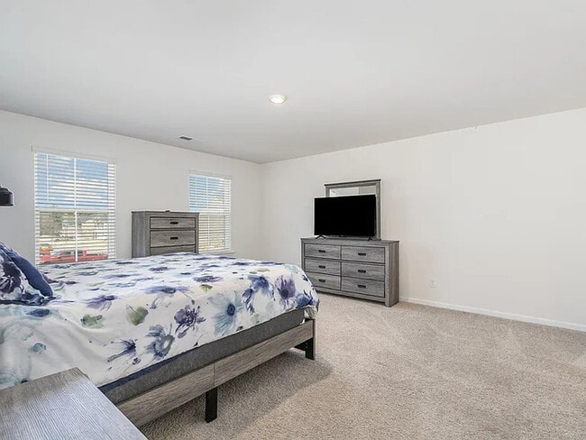 Building Photo - Earn Wealth While Leasing - Like a Homeown...