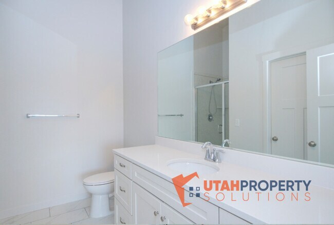 Building Photo - 1108 Emerald Pools Ln