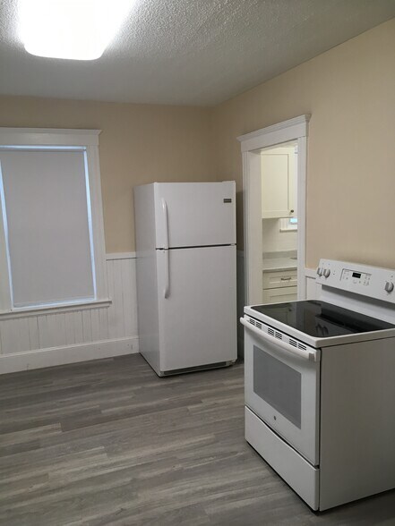 Building Photo - 30 Henry Ave