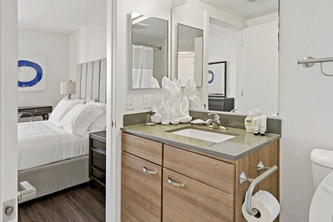 Building Photo - 1751 Pinnacle Dr