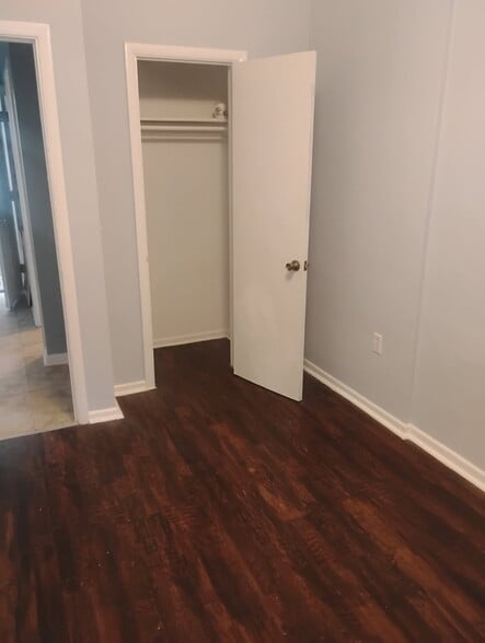 Building Photo - 56 Clinton St