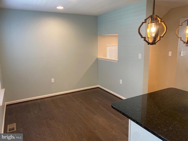 Building Photo - 37 Cecily Way