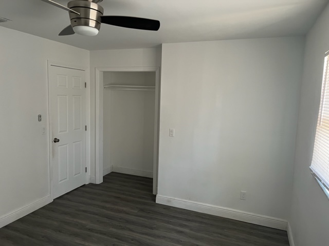 bedroom#2 new ceiling fan and closet - 4896 SE Horizon Ave