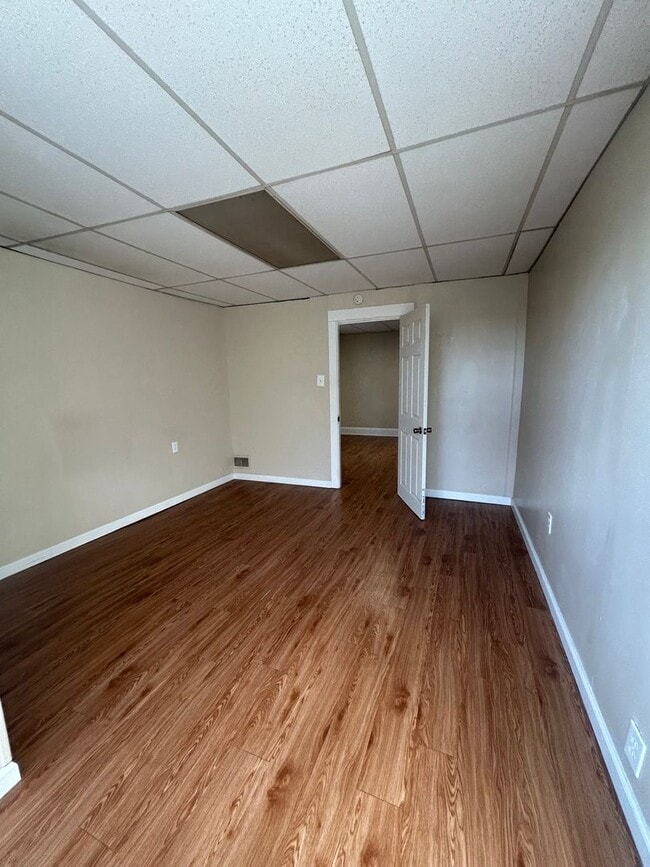 Building Photo - 3 Bedroom in South Harrisburg