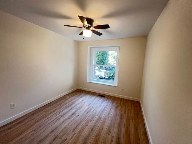Building Photo - Pet Friendly, Remodeled Home in North Myrtle Beach! Three bedrooms, Available NOW!