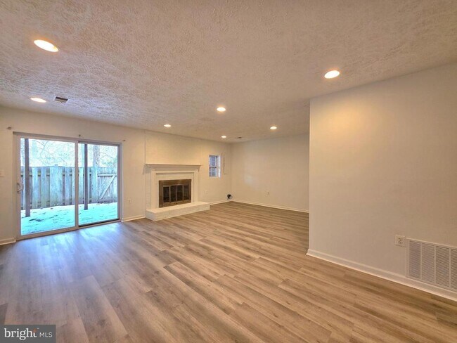 Building Photo - 2520 Doverhill Ct