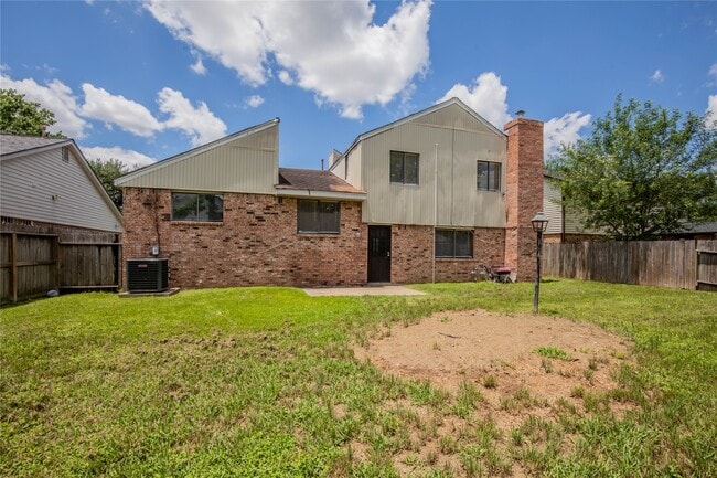 Building Photo - 10106 Lost Trail St