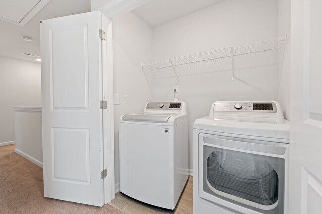 Building Photo - Charming 3-bedroom, 3.5-bathroom townhouse located in the heart of Durham, NC!