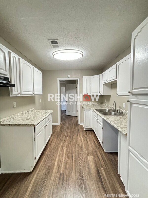 Building Photo - 1272 Semmes St