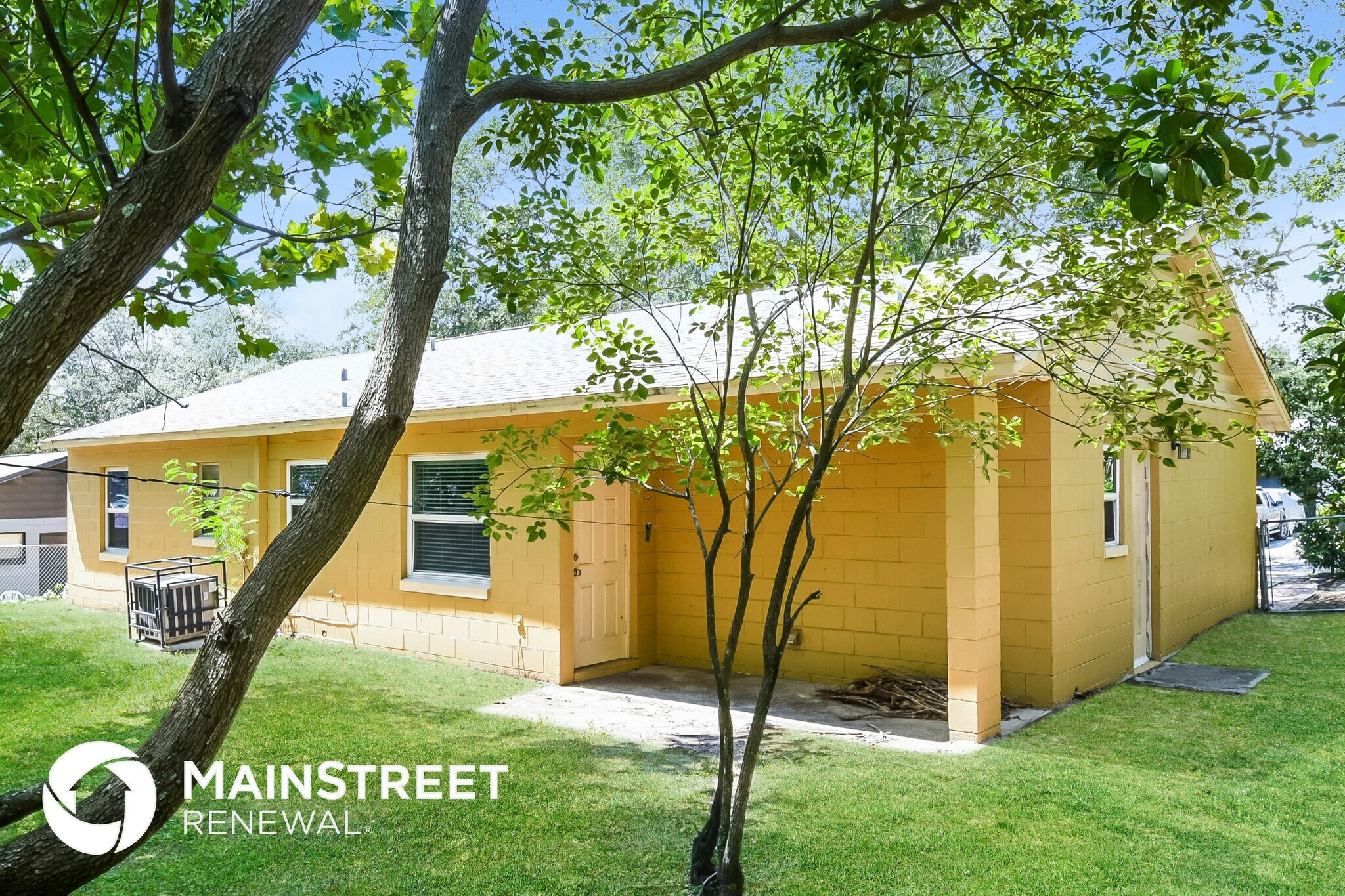 Building Photo - 402 W 17th St