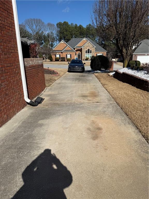 Building Photo - 1120 Lewis Ridge Cir