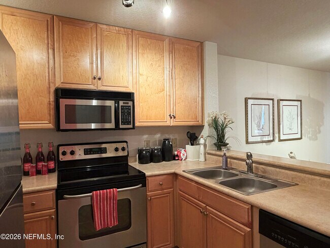 Building Photo - 11 Arbor Club Dr